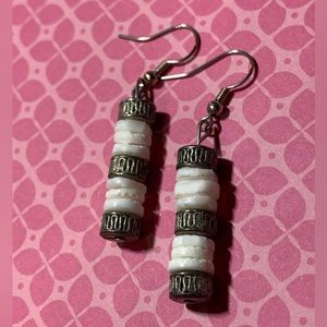 ⚪️ A very pretty pair of earrings! ⚪️